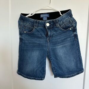 Democracy Absolution Size 6 Jean Shorts